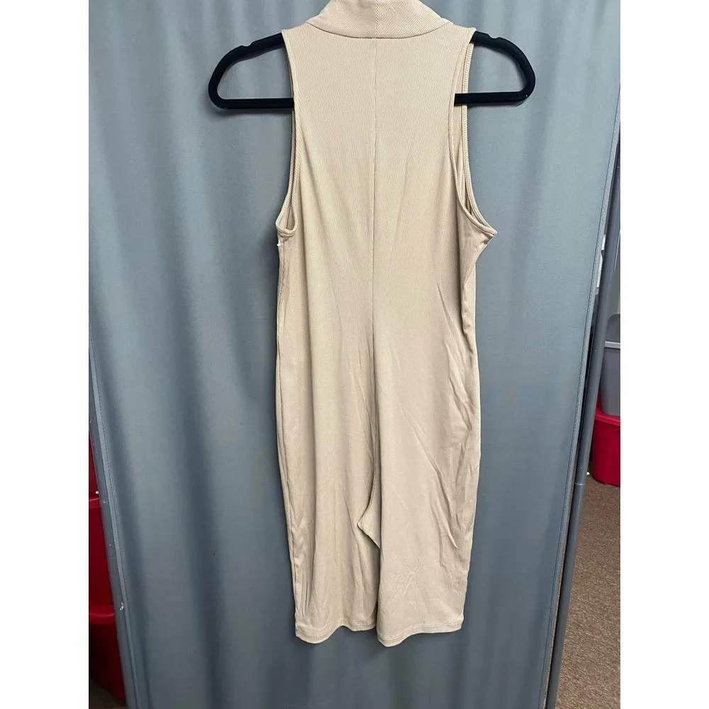 New Nicholas Paola Ribbed Stretch Jumpsuit Sz M taupe (b39.5) Size M - Image 6