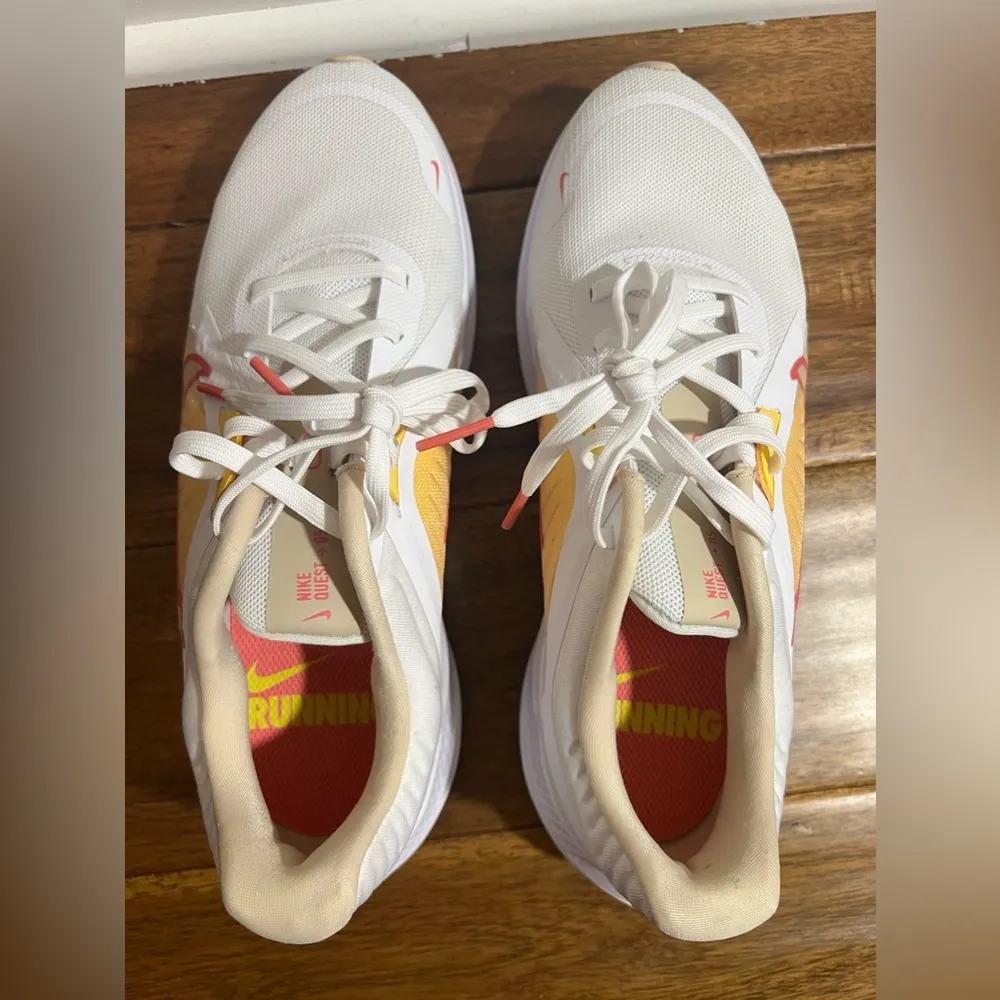 Nike womens Nike Quest 5 White Size 8.5 - Image 4