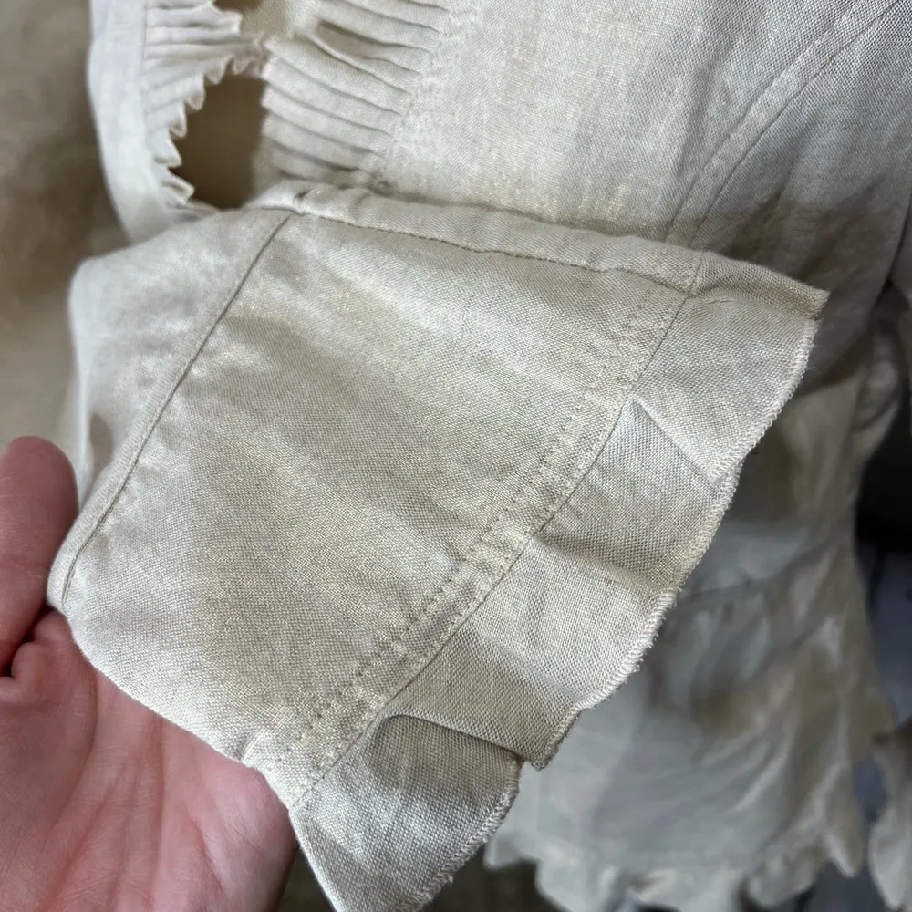 Think tank beige shimmer jacket size small - Image 6