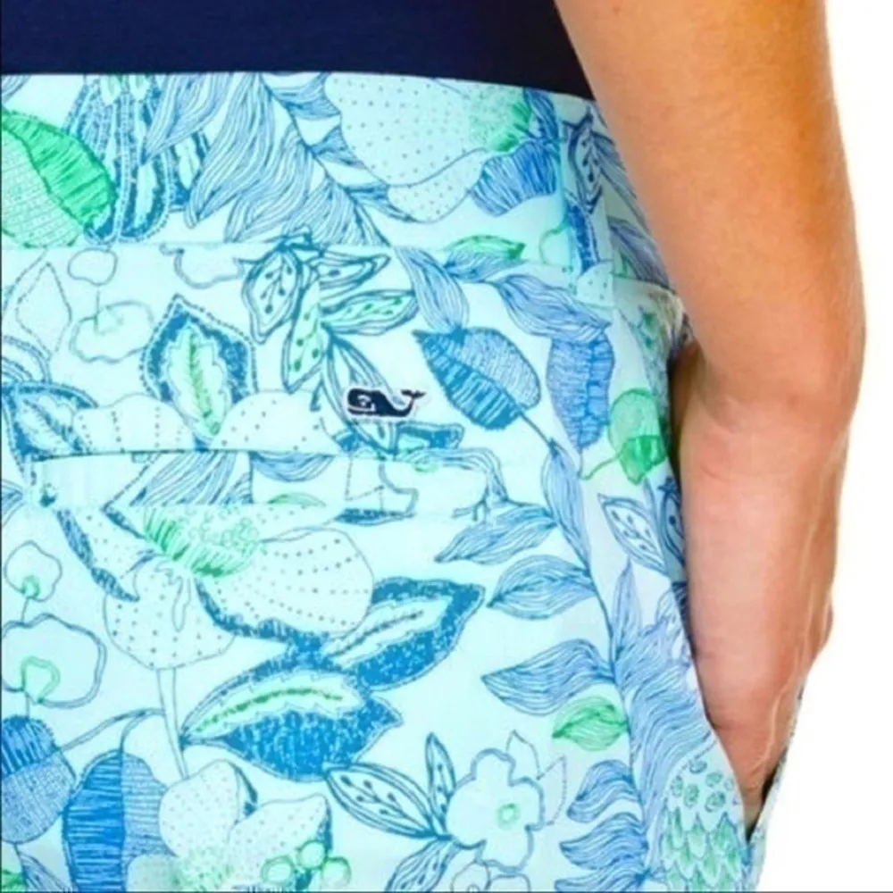 Vineyard Vines Size 00 Cordia Green Navy Floral Printed Dayboat Shorts - Image 2