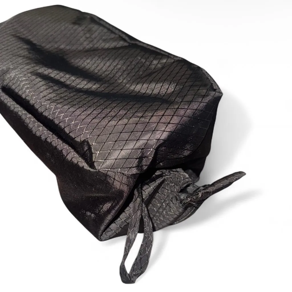 Reebok Black Travel Toiletry Bag – Zippered Pocket – 10.5” x 5.5” - Image 7