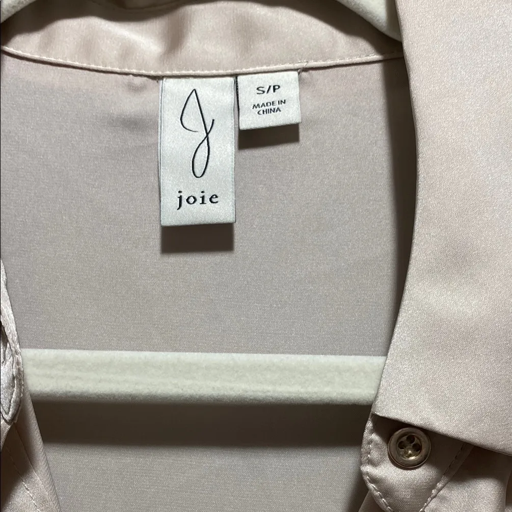 Elegant Cream Satin Blouse - Image 2