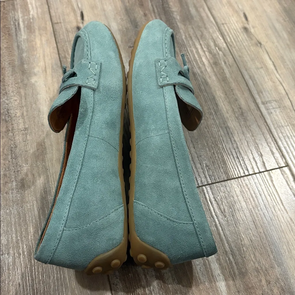 Vionic Taryn Blur Suede Bow Loafers Size 9 - Image 9