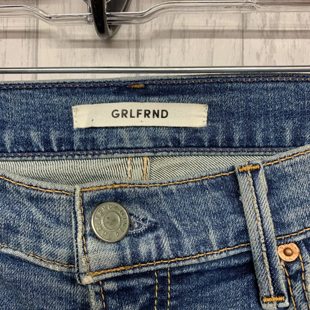 Womens Size 26 GRLFRND Jeans Kendall High Rise EUC - Image 2