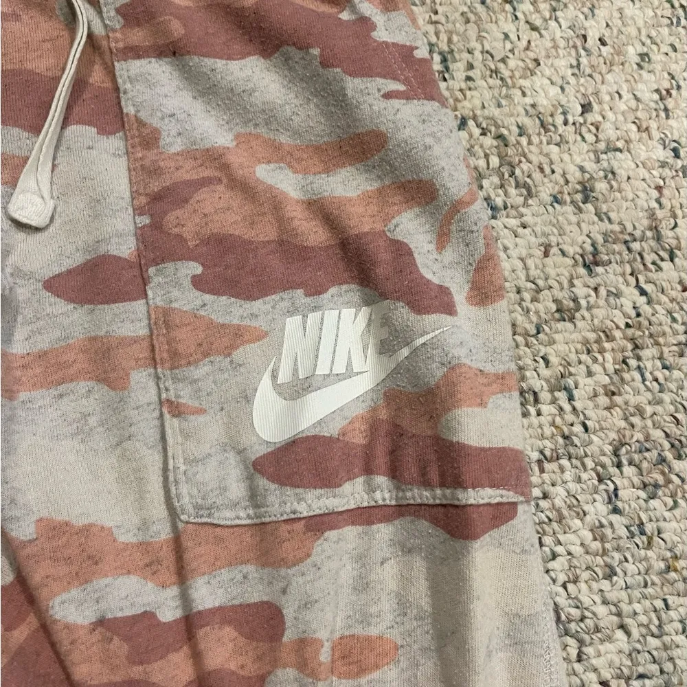 gray, orange camo drawstring joggers with pockets XS - Image 4