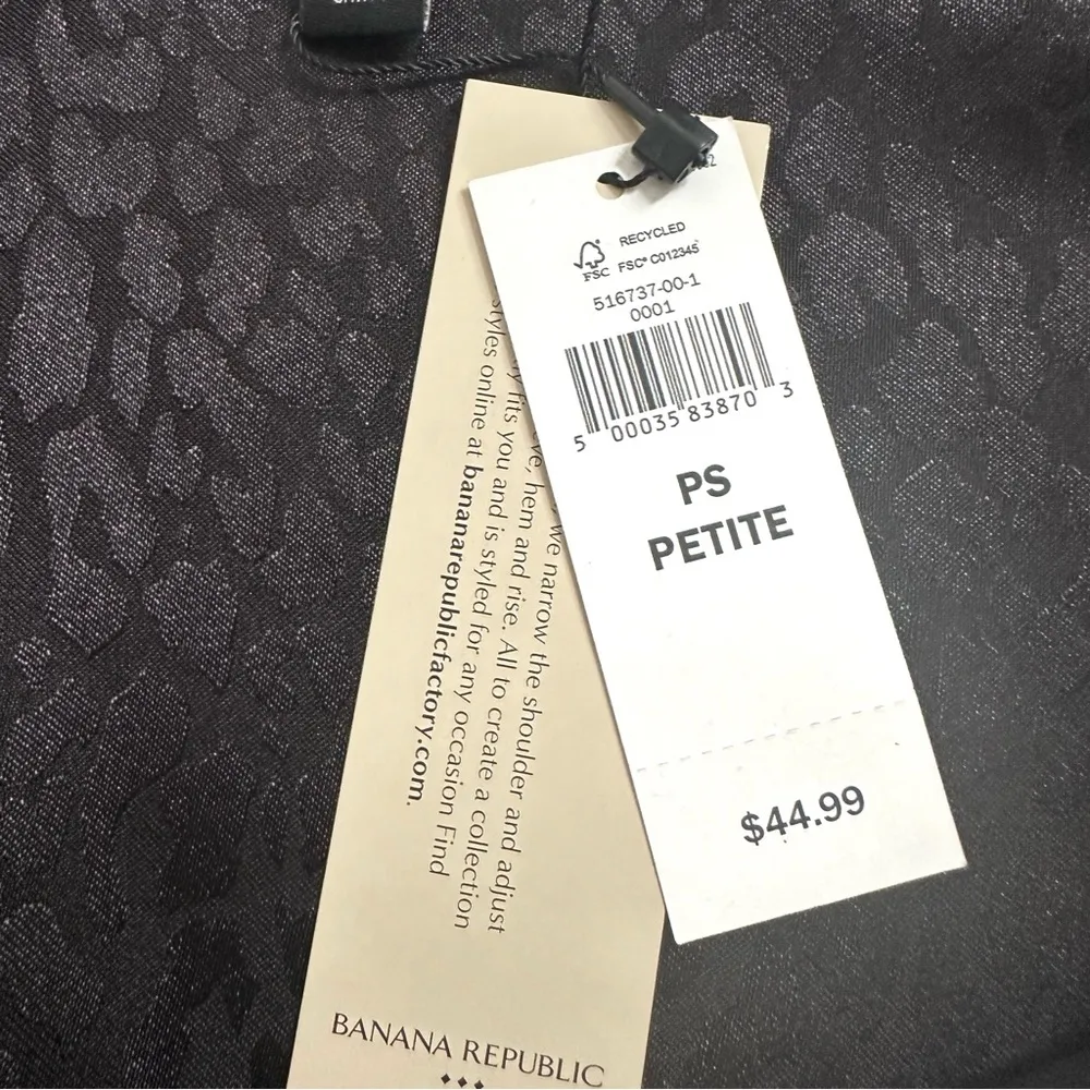 NWT Banana Republic Silky Black Geometric Print Camisole Top - Image 3