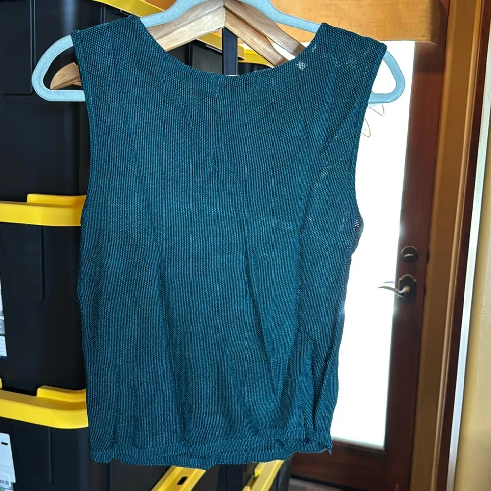 Coldwater Creek Green Tank Top/Cami Sleeveless Rayon Knit Round Neck Size Small - Image 6