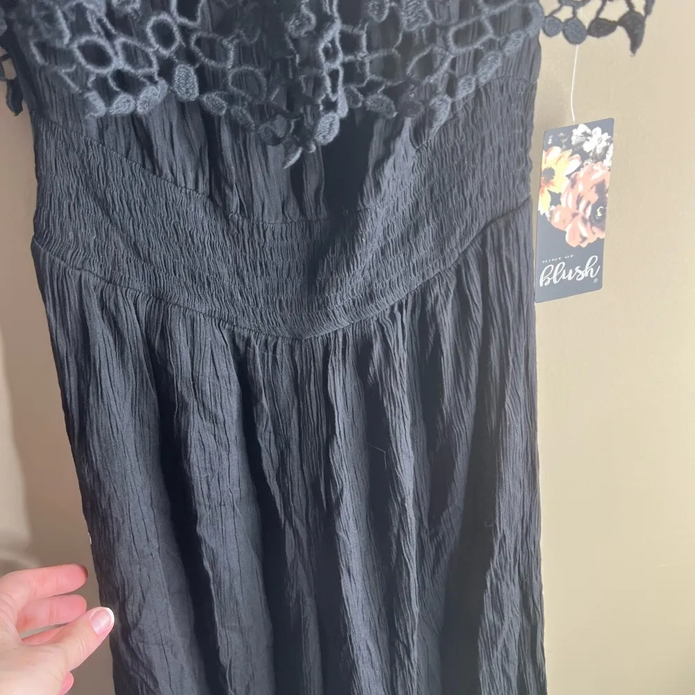 Hint of blush romper jump suit size small - Image 10