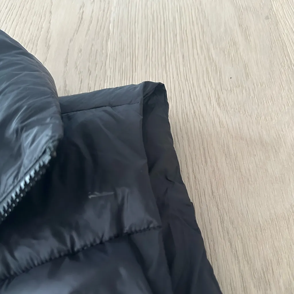 BLACK PUFFER VEST Size L - Image 3