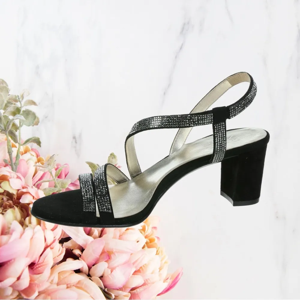 🍁Naturalizer Women Vanessa Rhinestone Embellished
Strappy Heeled Sandal - Image 3