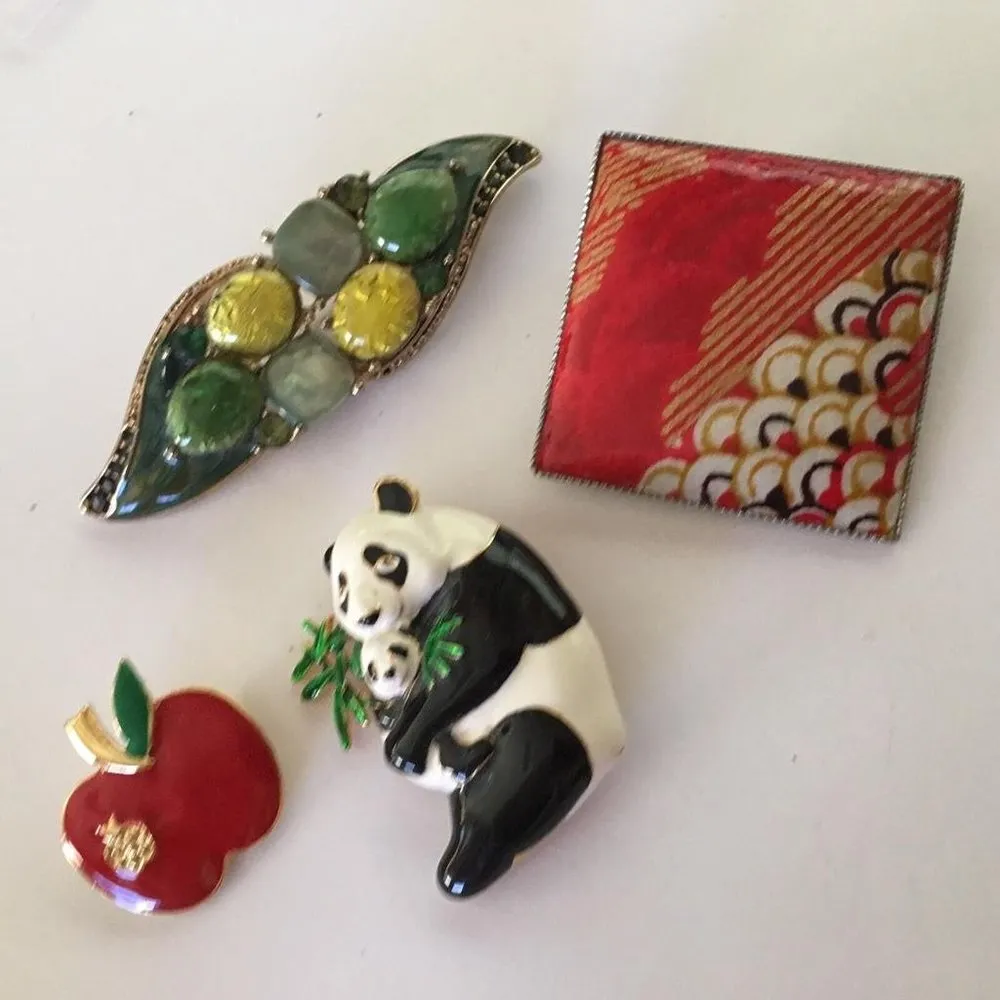 Lot Of 4 Brooches Pins Variety Panda Apple Etc - Image 4