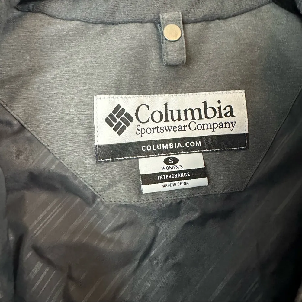 Columbia | Interchange Zip-in Compatible Lightly Insulated Vest Gray Size Small - Image 3
