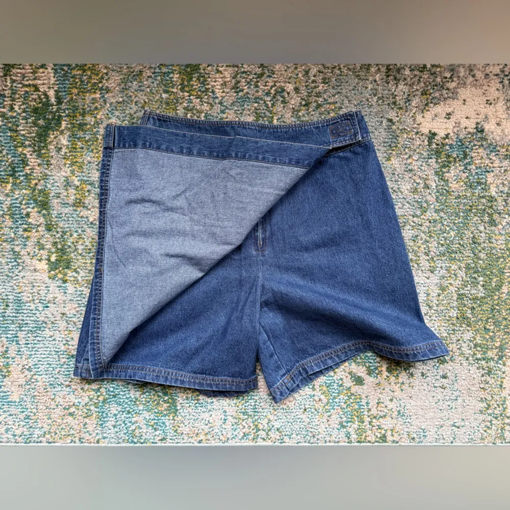 Vintage Y2K Tapemeasure denim jean skort, size 12 Blue - Image 2