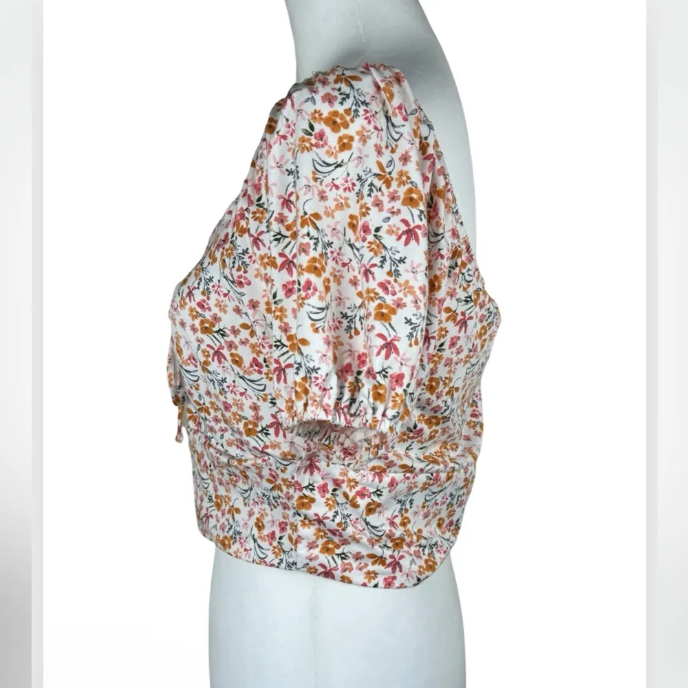 Lulus NWT Floral Puff Sleeve Crop Top Keyhole Tie Front Large White - Image 10