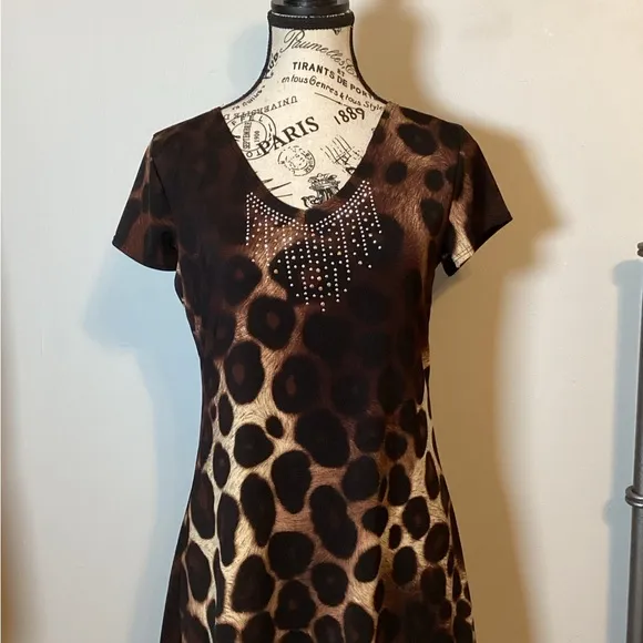 RHINESTONE EMBELLISHED ANIMAL PRINT CAP SLEEVE TOP W/ASYMMETRICAL HEM SIZE SM - Image 2