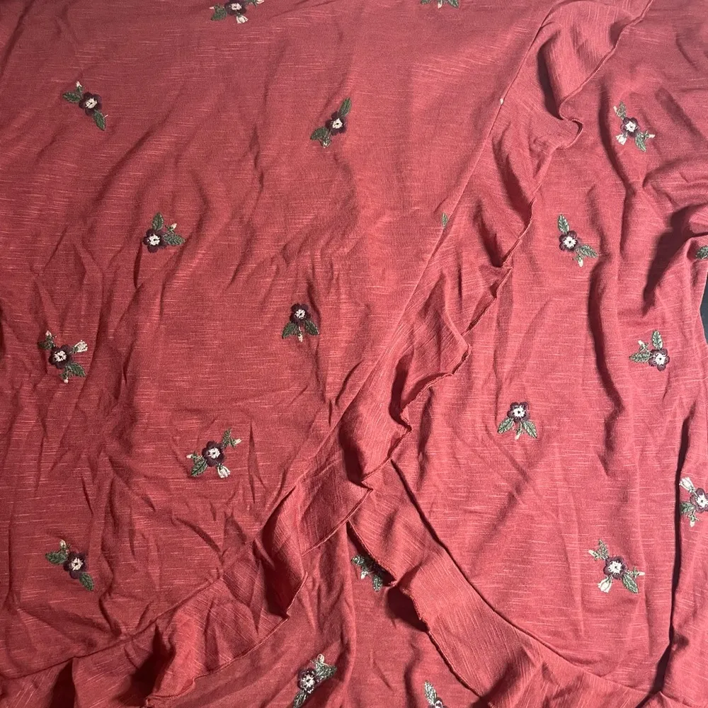 Francesca’s Floral Blouse - Image 6