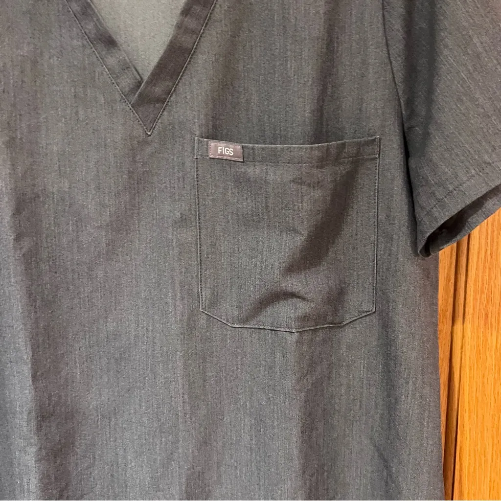 FIGS  SCRUBS Graphite Gray  Catarina One-Pocket‎ Scrub Top Size Medium - Image 9