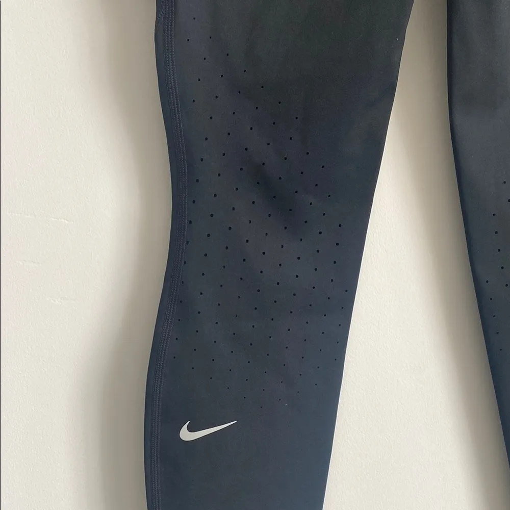 NIKE High-Waisted Running Leggings with Pockets - Image 7