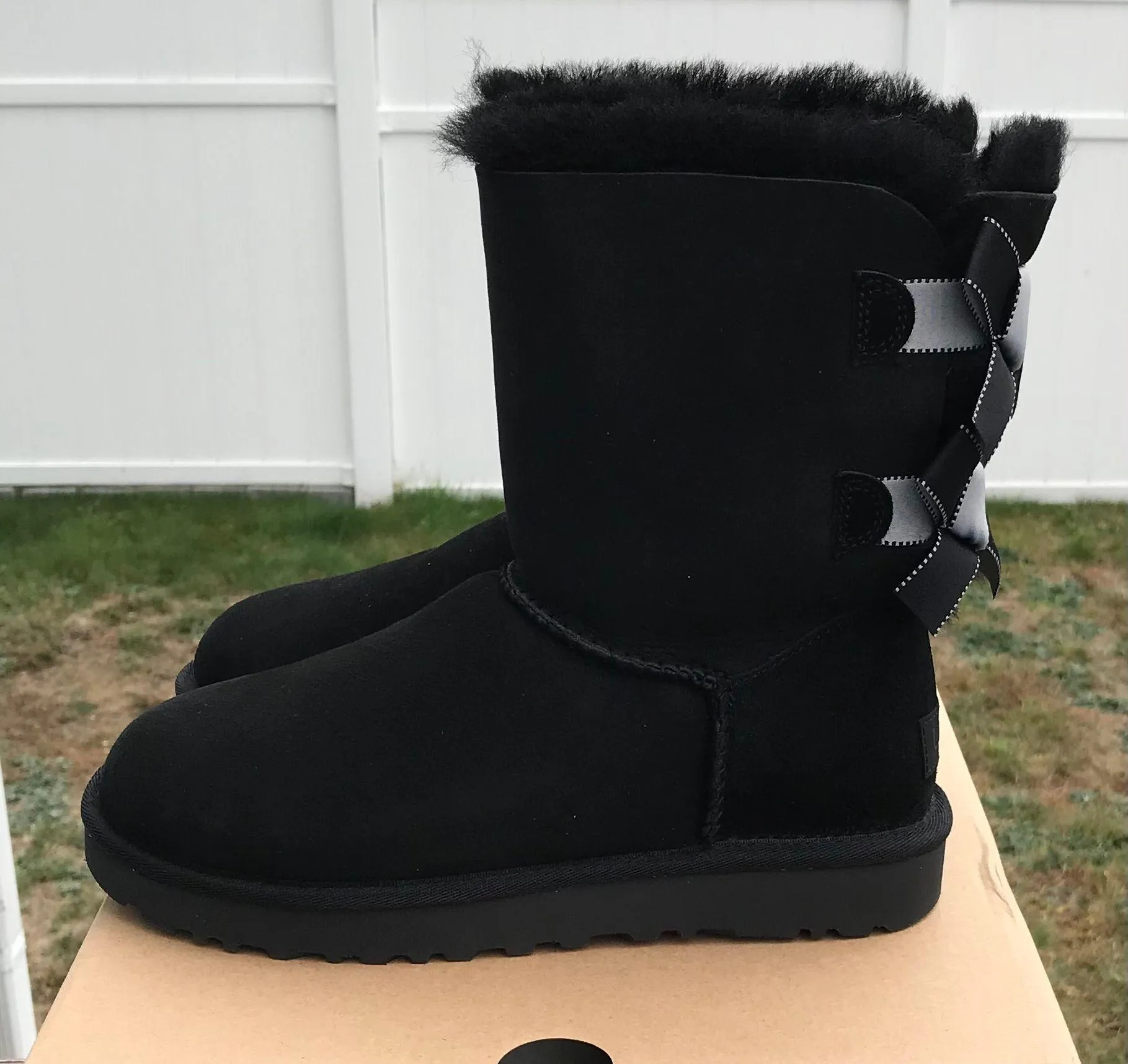 UGG Bailey Bow II Shimmer - Image 3