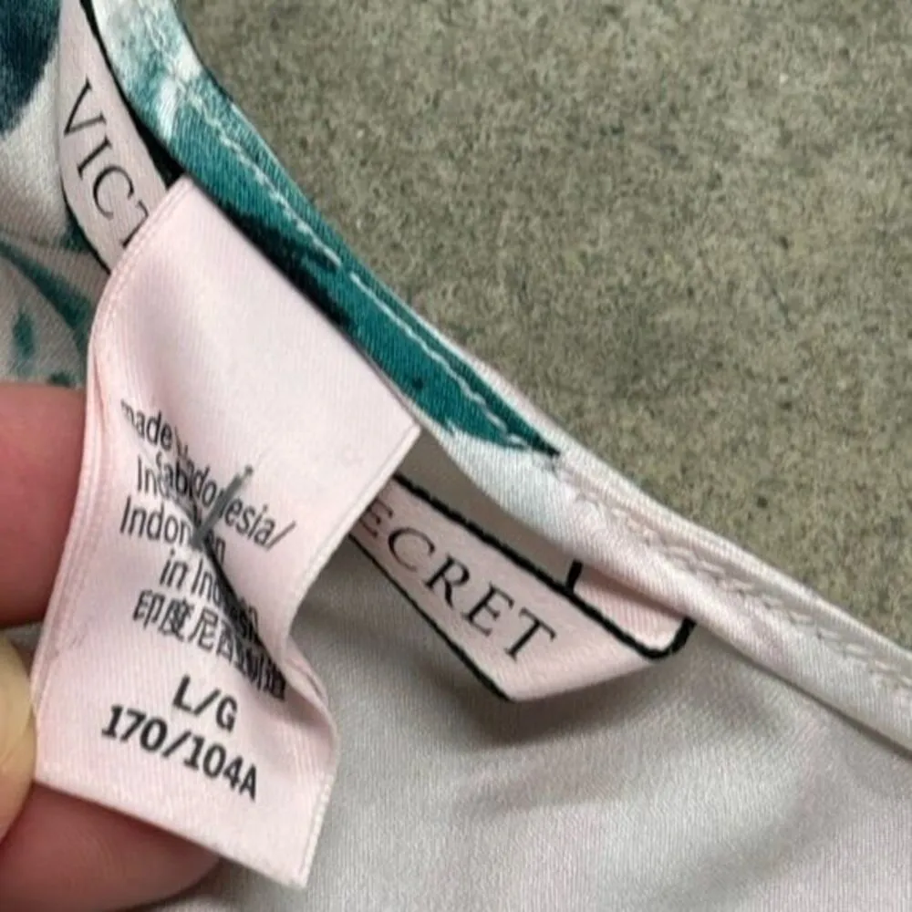 Victoria's Secret rose pink striped satin tank with butterflies - Image 5