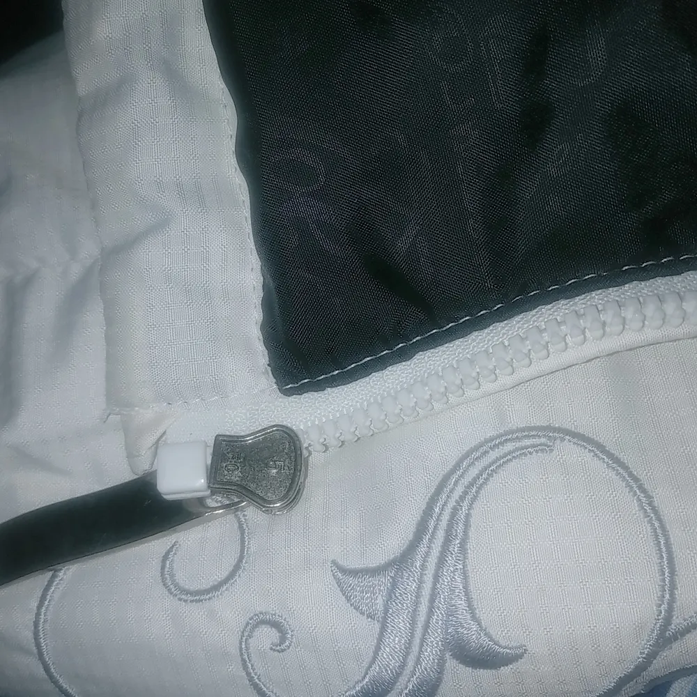 ZeroXposur L Hoodie Embroidered White Ski Jacket - Image 7