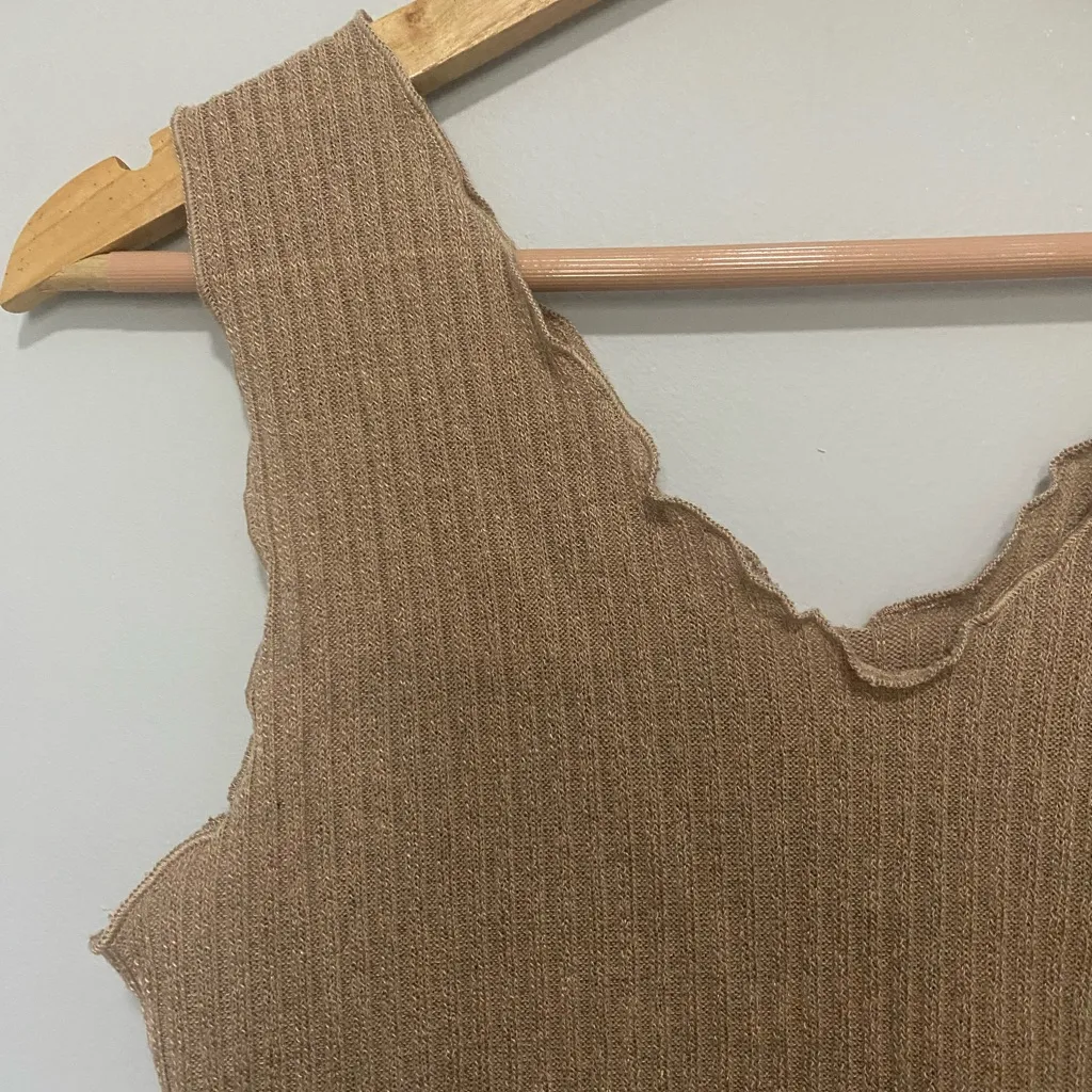 Tan Cropped Ruffle Tank Top Size Medium - Image 2