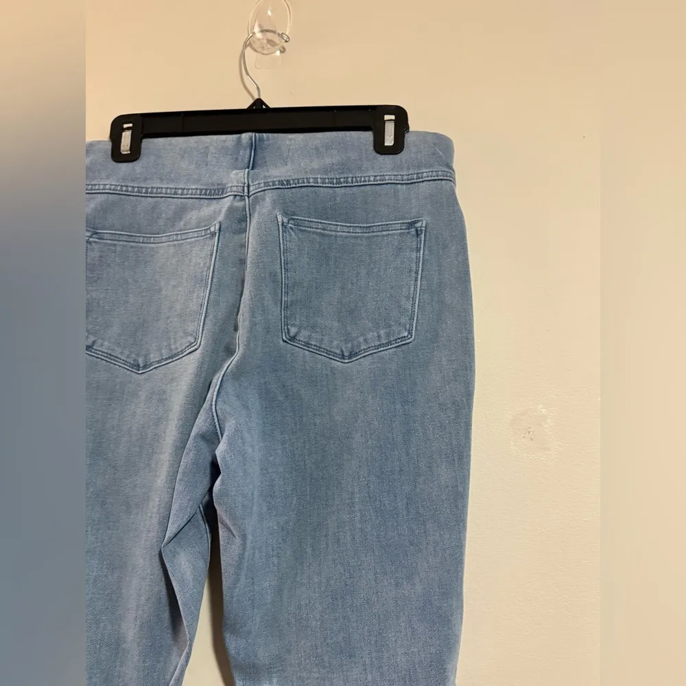 EUC Soft Surroundings Light Blue Wash Pull On Skinny Jeans size medium - Image 8