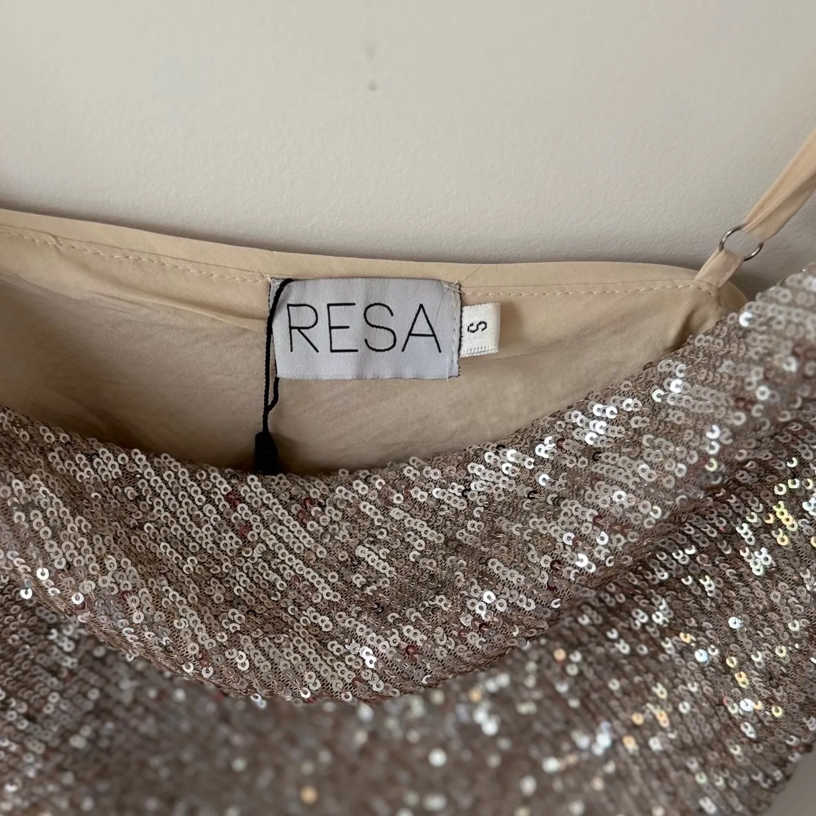 RESA Women's Maya Cowl Neck Cami In Silver Sequins Size‎ S NWT - Image 10