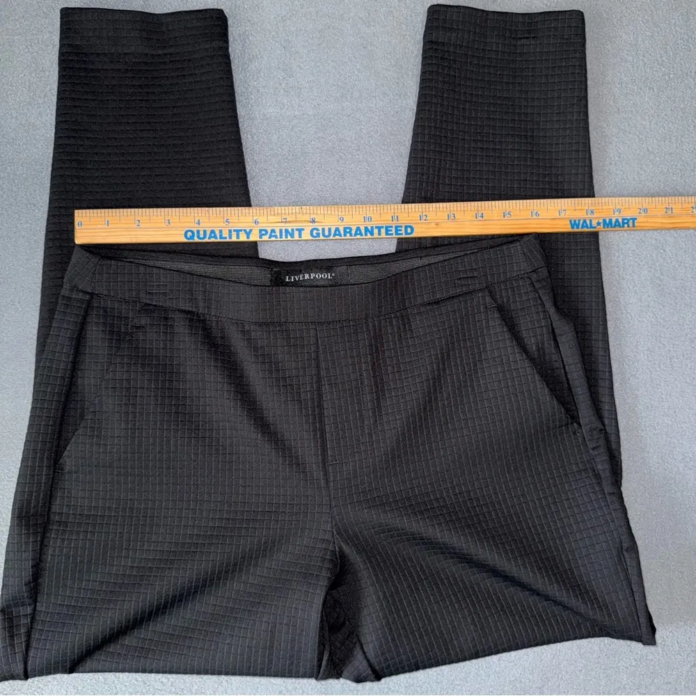 Liverpool Waffle Pattern Black Pull On Dress Pants size 10/30 like new - Image 3
