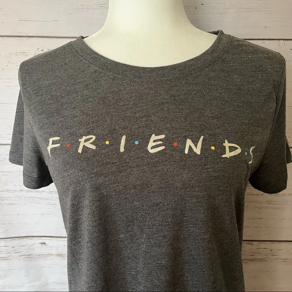 FRIENDS tee Size M - Image 5