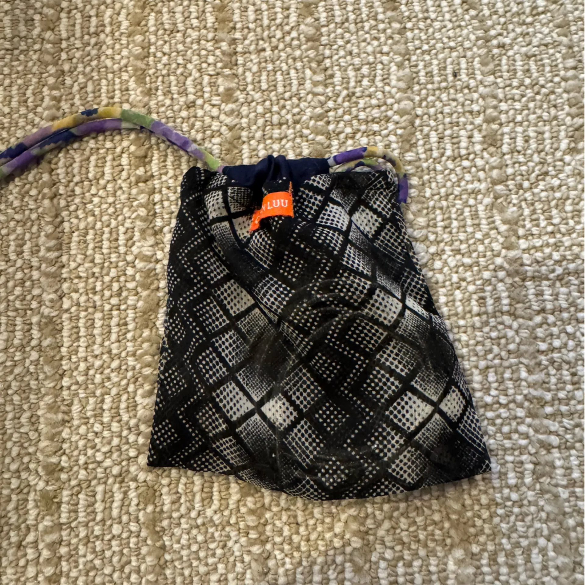 Chan Luu Silver and Gray Beaded Wrap Bracelet - Image 6