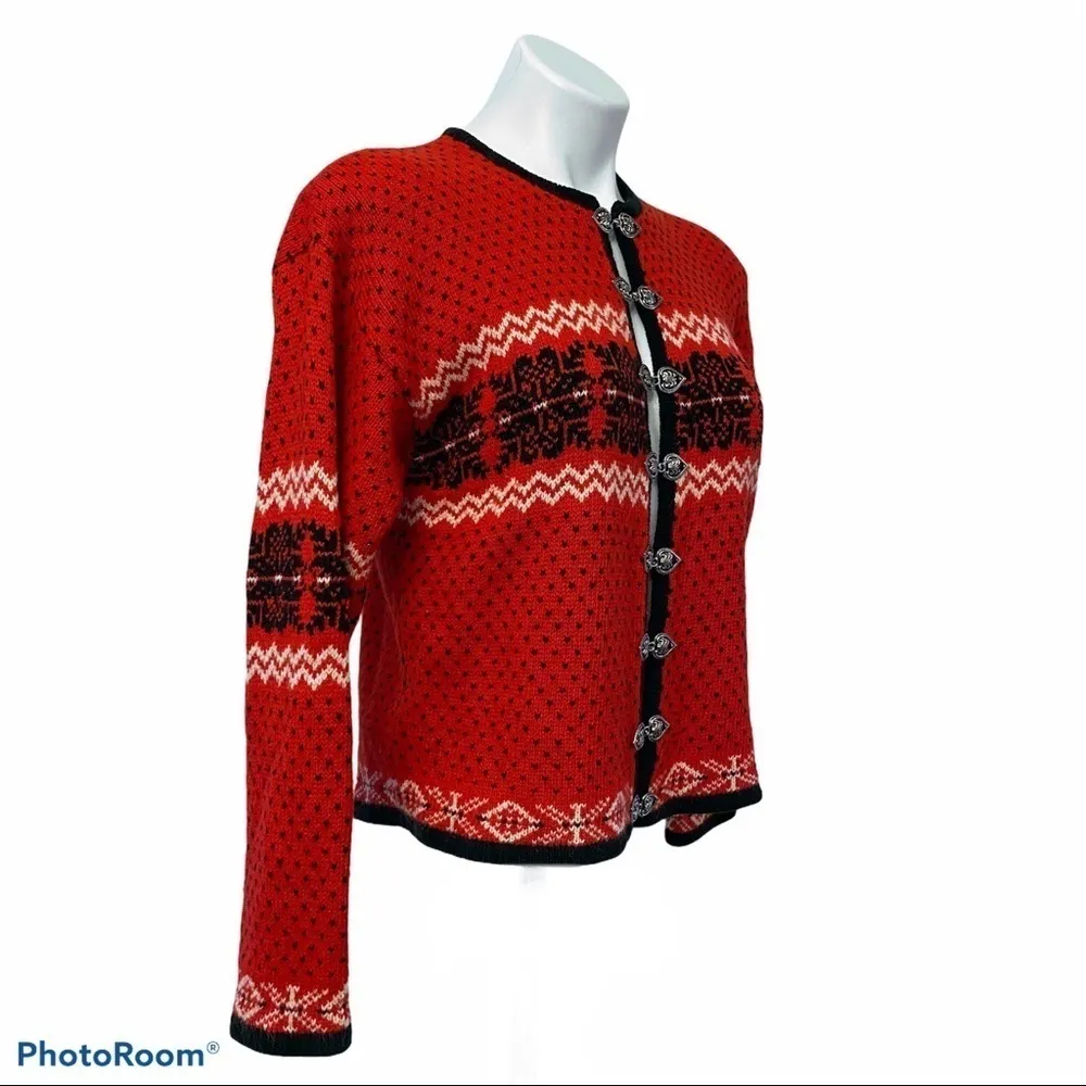 MARSH LANDING Nordic Vintage Cardigan Metal Heart Clasps Size LP - Image 4