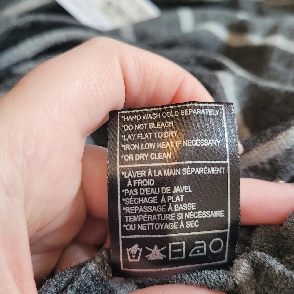 Cupcakes and Cashmere Heather Grey Long Sleeve Dress NWT - Image 8