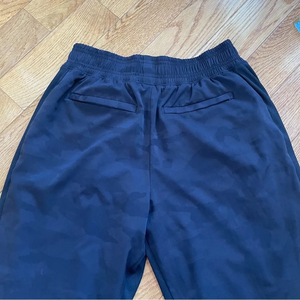 Athleta Brooklyn Lined Camo Joggers in Black Lux Camo Sz 6 - Image 7