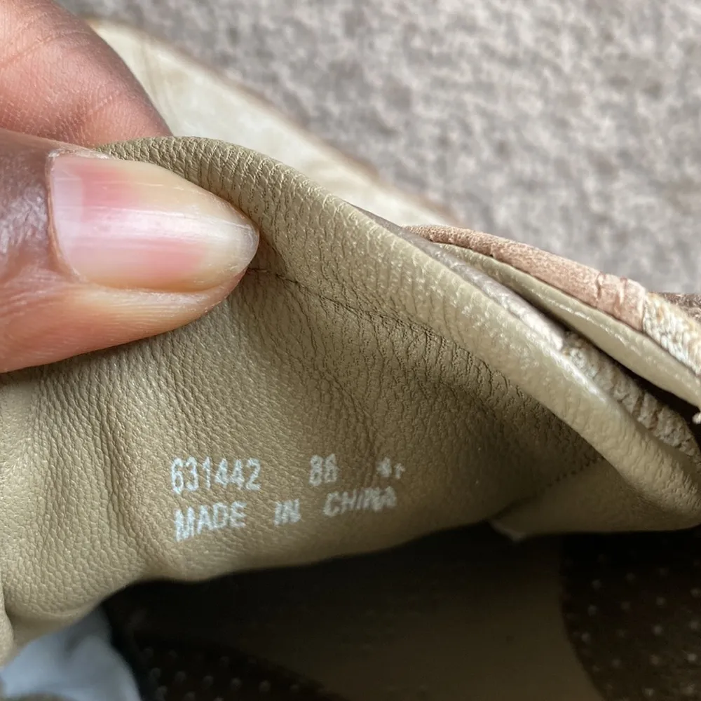 Ecco Velcro Shoes SIZE 41 Tan - Image 6