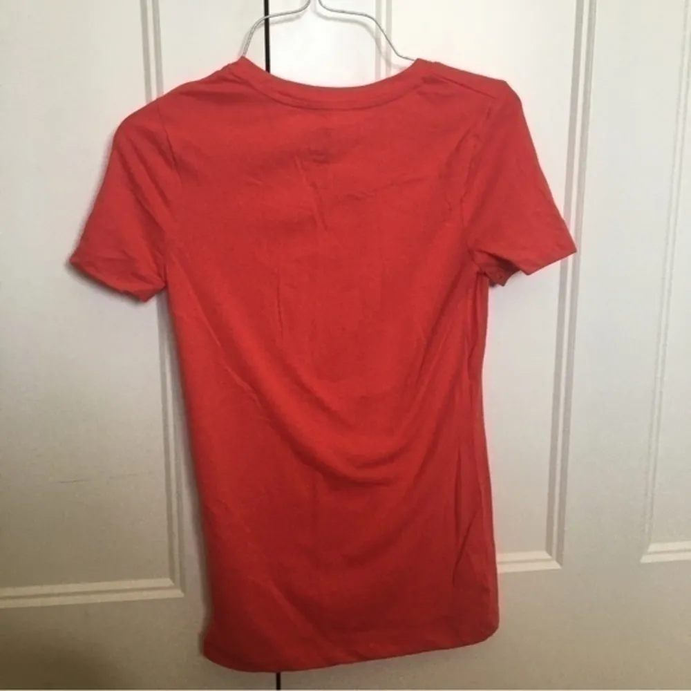 Womens size small red fitted T-shirt - Image 4