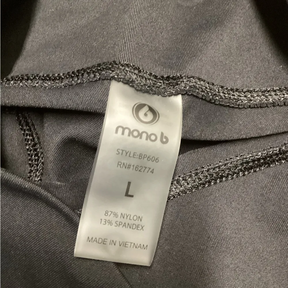mono b pocket leggings. Size Large. Black - Image 2