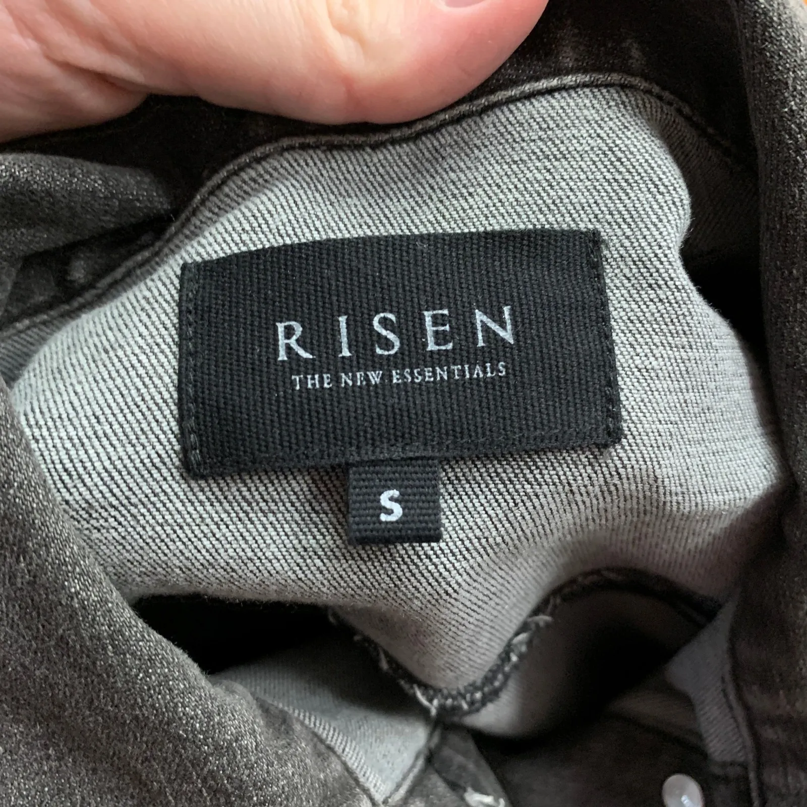 RISEN Womens Gray Denim Jacket Distressed Button Front Long Sleeve Size‎ Small - Image 6