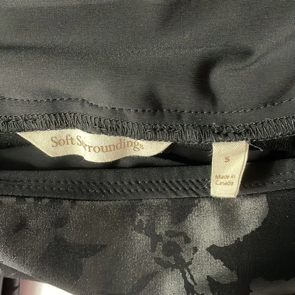 Soft Surroundings Black Floral Metallic
Twilight Ponte Leggings - Image 5