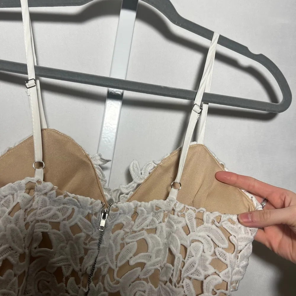 Selfie Leslie White Lace Spaghetti Strap Romper - Image 4