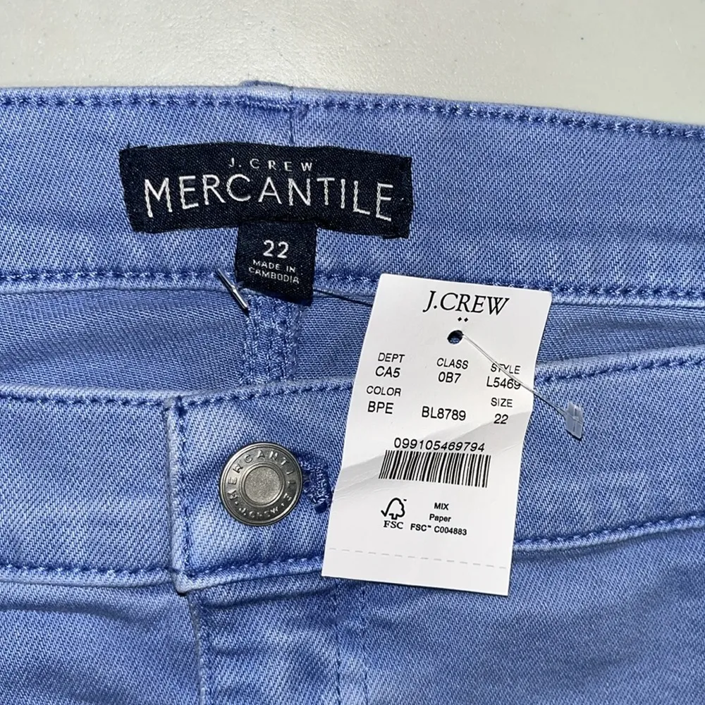 J. Crew Mercantile NWT Size 22 Light Blue Denim Raw Hemline Jean Skirt - Image 3