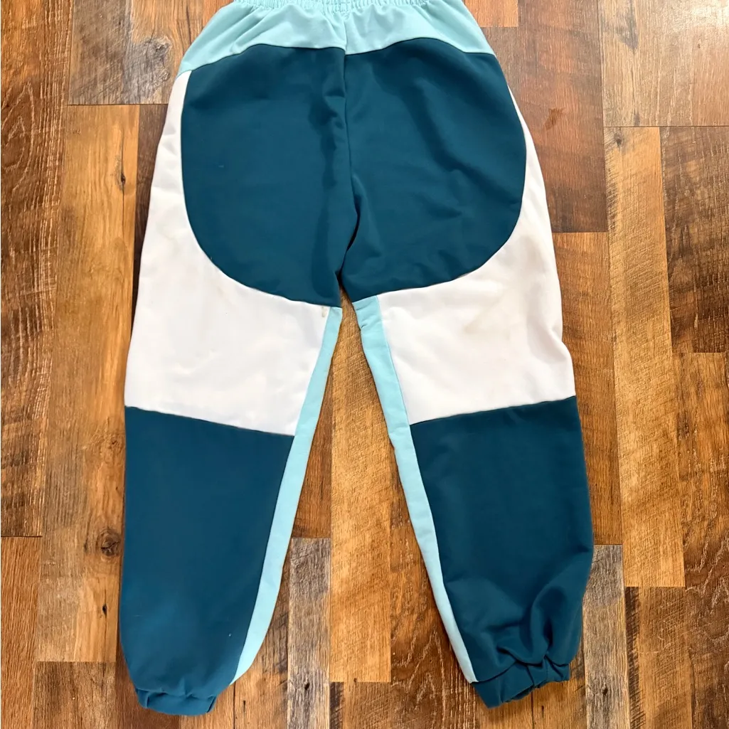 Green Colorblock Sweatpants women’s medium - Image 6