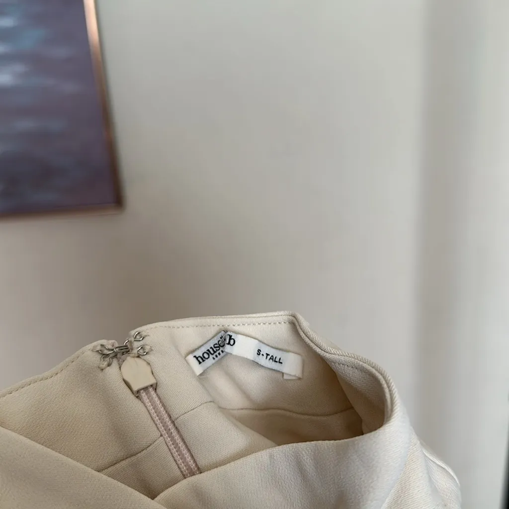 House of CB S Tall  'Mahalia' Vintage Cream Mini NWOT‎ - Image 6