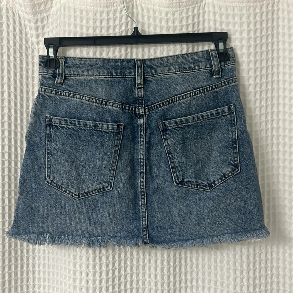 We The Free Zip It Up Medium Wash Denim Jean Mini Skirt Size 27 - Image 6