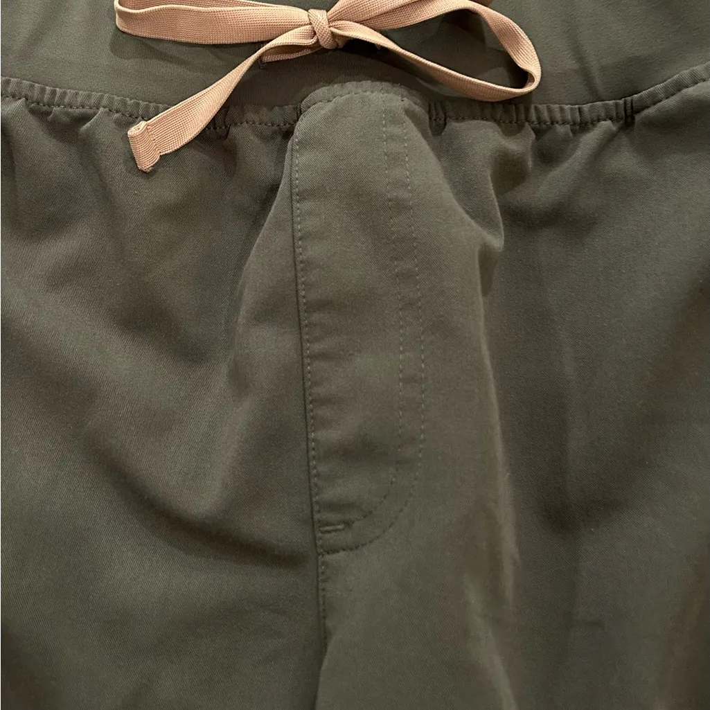 Figs Women’s Olive Green Zamora Jogger Scrub Pants Size XXL Petite Style 1000208 - Image 3
