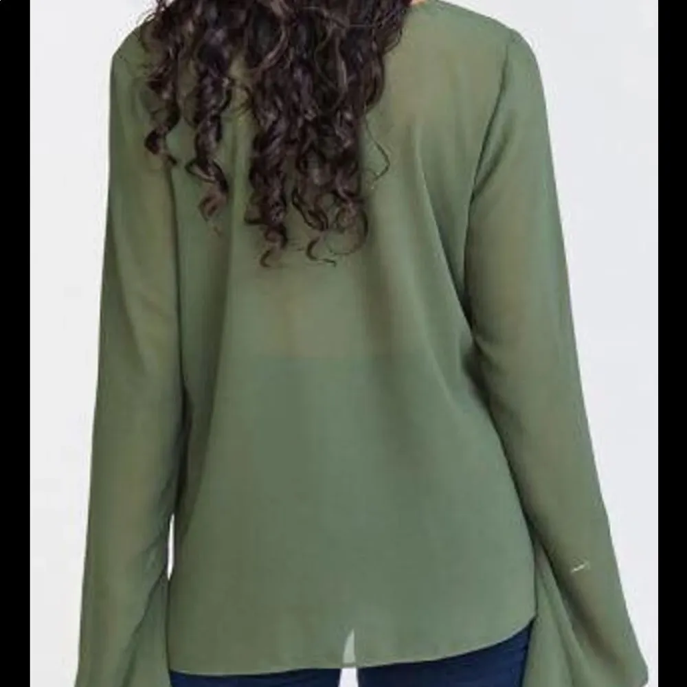 NWT show me your Mumu the zuko bell sleeve top XS - Image 2