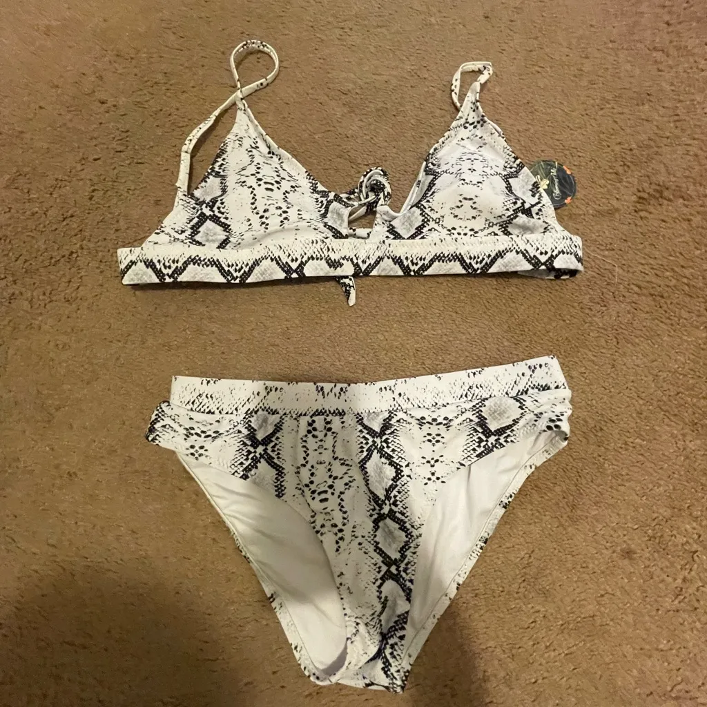 SHEIN Swimsuit Bundle( 6 Swimsuits): Size Small - Image 8