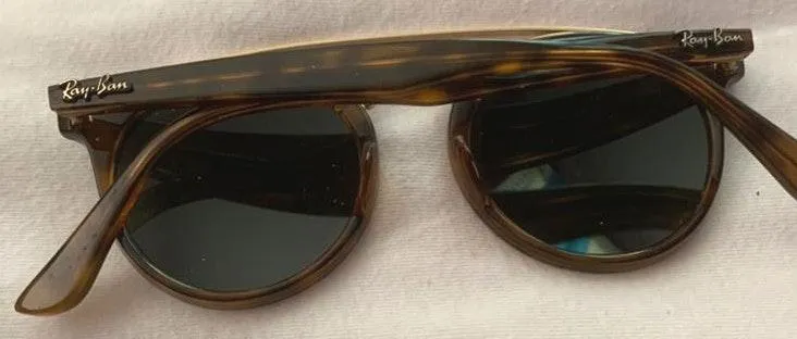 Ray-Ban Circle Ray Bans  - Image 3