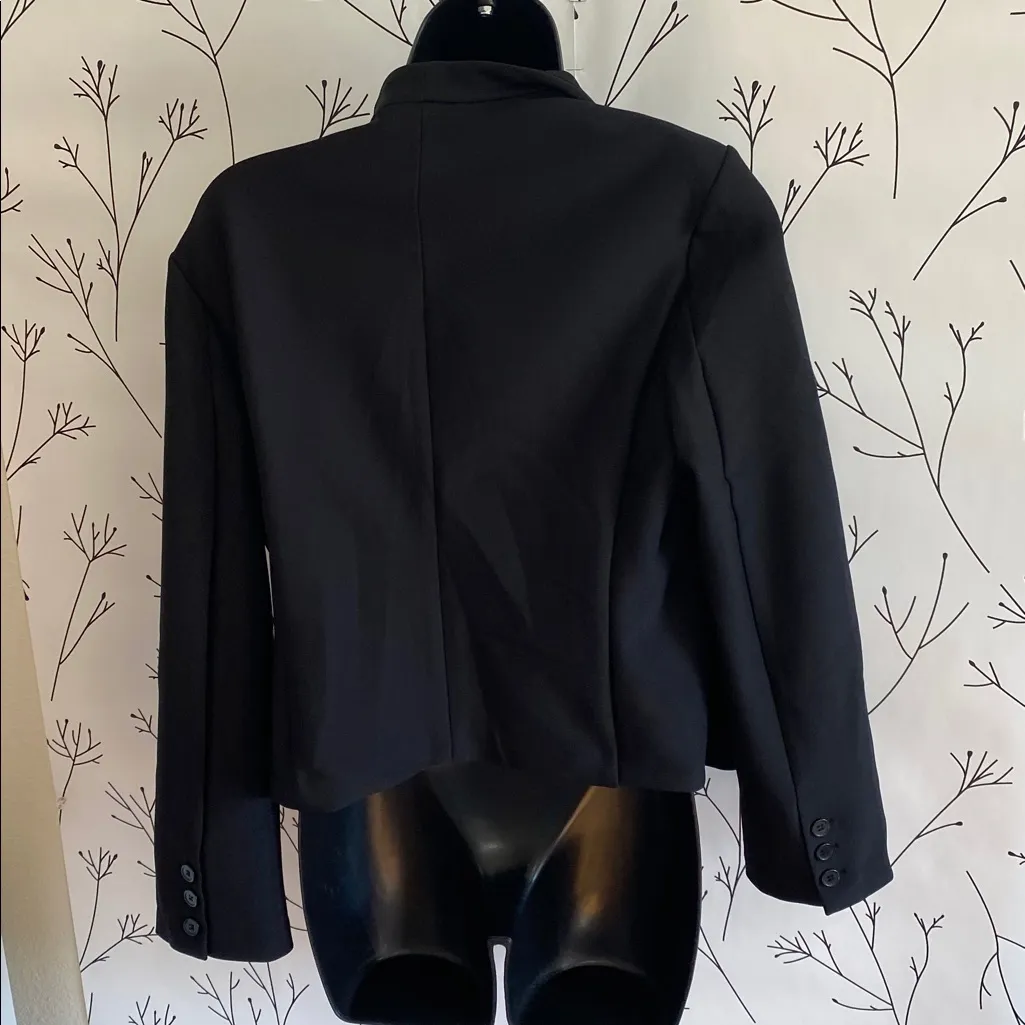 Elegant Black Blazer for Women - Image 2