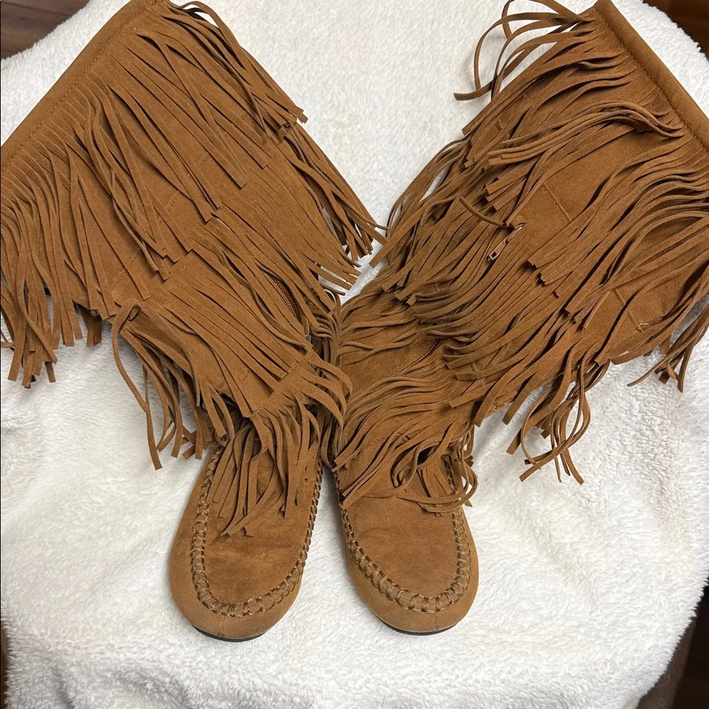 Fringed Moccasin Style Tan Women's Boots SIZE 7.5M - Image 9